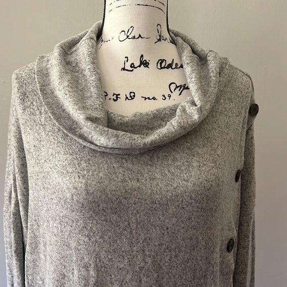 89th and Madison Shirt - Picture 2 of 6